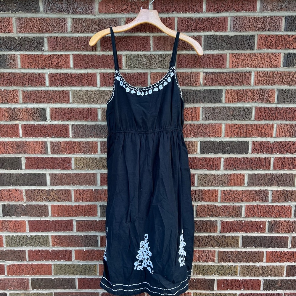 Claudia Richard Navy Blue and White Embroidered Sleeveless Midi Dress